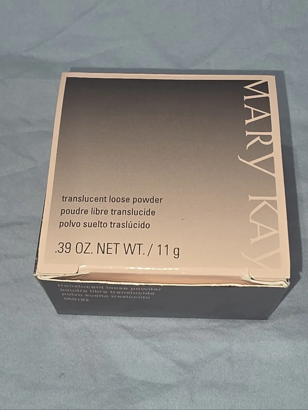Mary Kay Translucent Loose Powder - Light Beige NEW